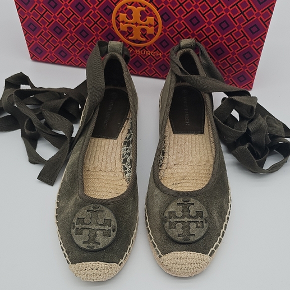 Pre- Loved Authentic Tory Burch Olive Green Espadrille Flats - Picture 4 of 14